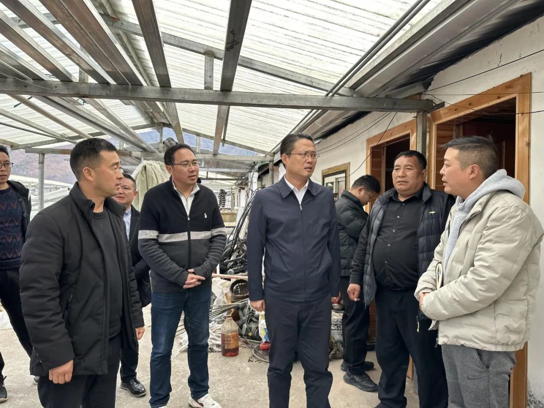 县委副书记、县长王蕾率队到得妥镇发旺村开展调研慰问 - 泸定县人民政府