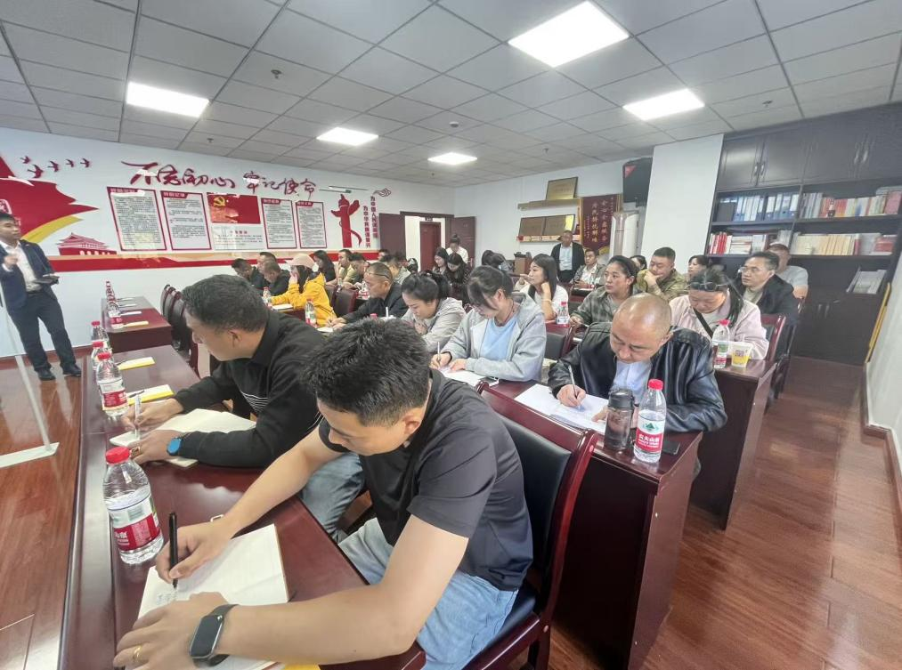 甘孜州多领域联动开展工伤预防系列培训 全面筑牢安全生产防线,助力行业稳健发展(图2) 甘孜州多领域联动开展工伤预防系列培训 全面筑牢安全生产防线,助力行业稳健发展(图2)