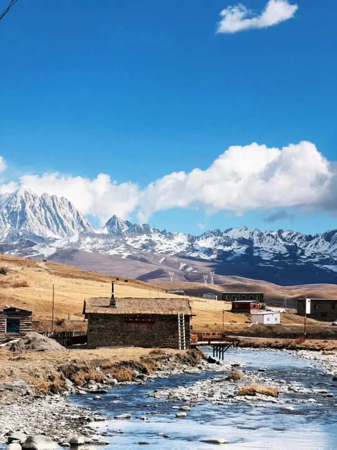 姑弄村阳光雪山草原溪流和谐景象 - 甘孜藏族自治州人民政府网站