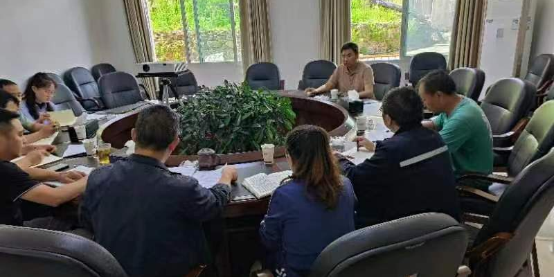九龙县副县长陈强到雅矿督导安全生产工作并召开座谈会